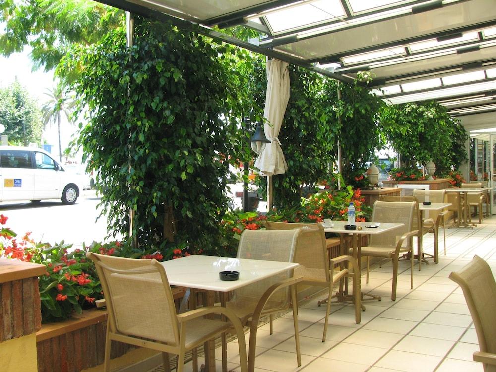 Hotel Rovira 캠브릴스 외부 사진
